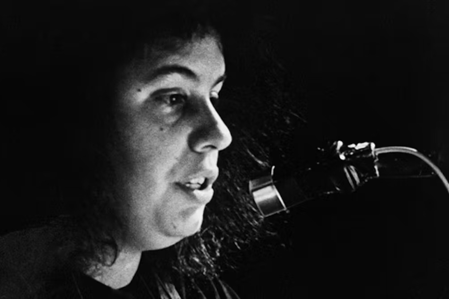 Andrea Dworkin en 1981, lors d'une prise de parole au Gay american arts festival. Archives de John Glines.