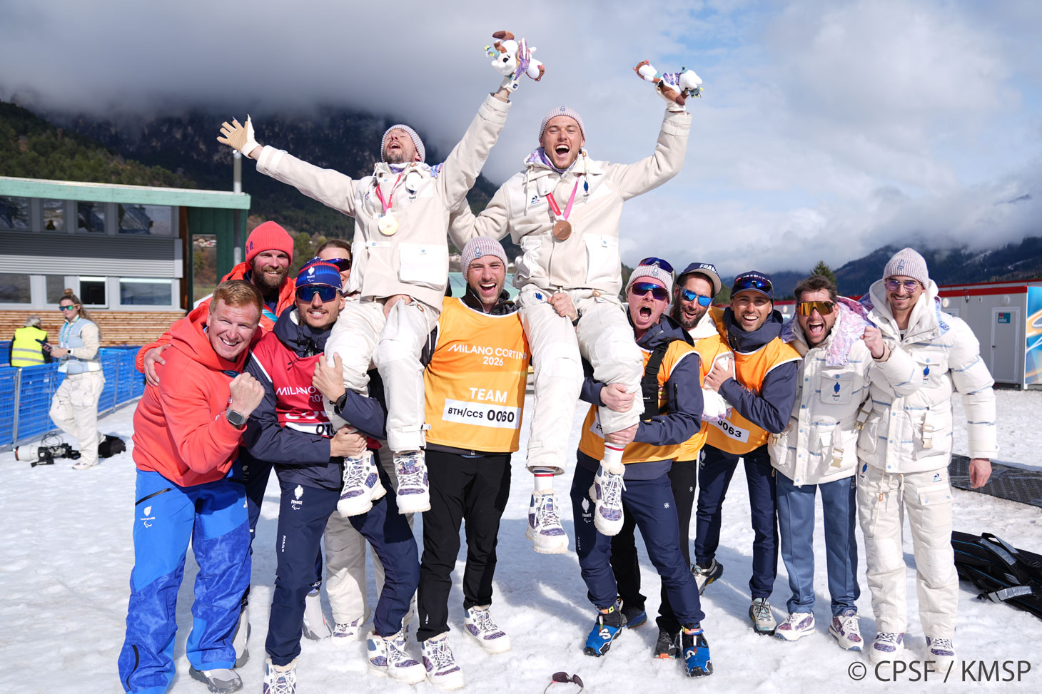 La médaille de bronze d’Anthony Chalençon et de Florian Michelon © CPSF / KMSP